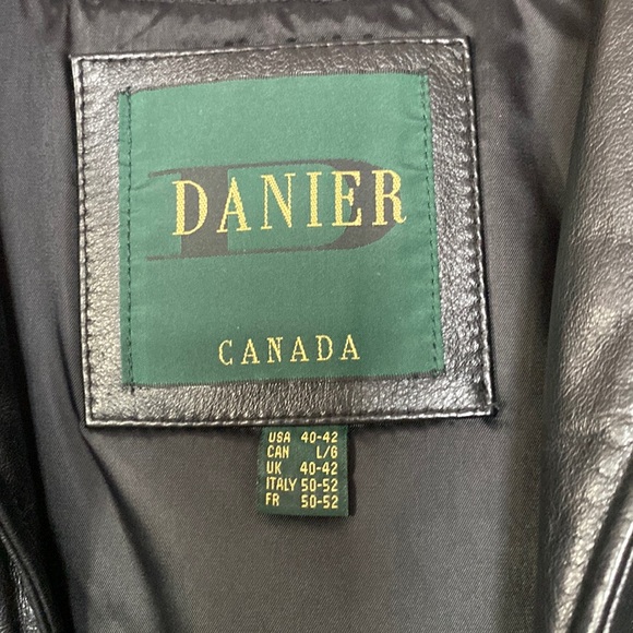 Danier Men’s Leather Jacket - Picture 15 of 17